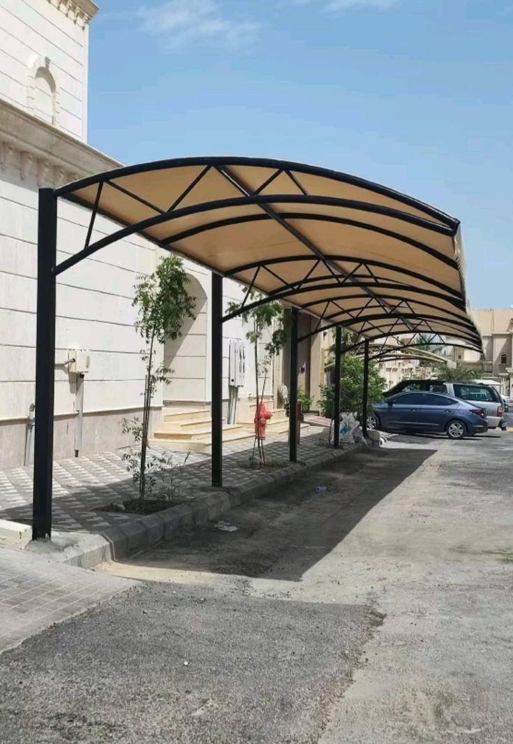 تُعد مظلات وسواتر القطيف من الحلول المهمة للمنازل والفلل والاستراحات والمواقف، حيث تساعد المظلات على توفير الحماية من أشعة الشمس والعوامل…